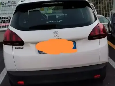 Usata Peugeot 2008 75 CV (55 kW) 2016 Bianco SUV