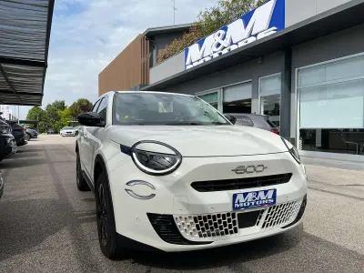 Usata Fiat 600 La Prima 136 CV (100 kW) 2024 Nero SUV
