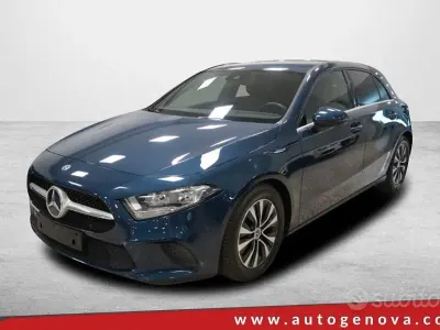 Usado Mercedes A160 Business 95 CV (69 kW) 2020 Azul Berlina