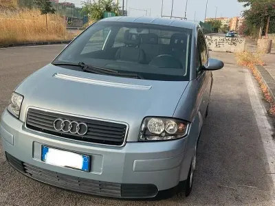 Usata Audi A2 75 CV (55 kW) 2003 Bluazzurro Utilitaria