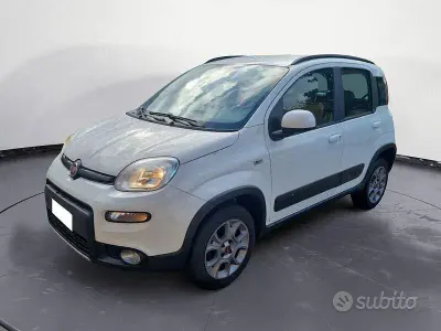 Usata Fiat Panda 4x4 S 85 CV (62 kW) 2016 Bianco Utilitaria