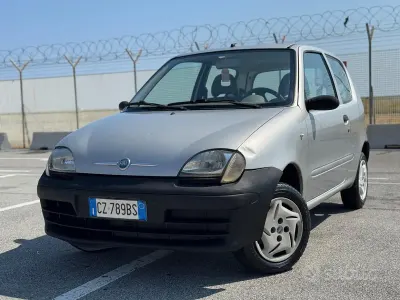 Usata Fiat 600 54 CV (39 kW) 2005 Grigio Utilitaria