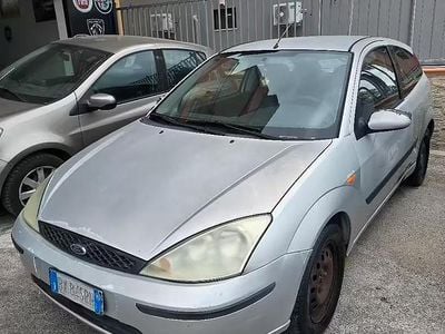 Käytetty Ford Focus 2002 Harmaa Viistoperä