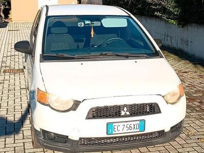 Bianco Usata 2010 Mitsubishi Colt Berlina | 2000 € (Buon prezzo)