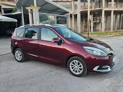 Usata Renault Scénic 110 CV (80 kW) 2014 Viola Monovolume