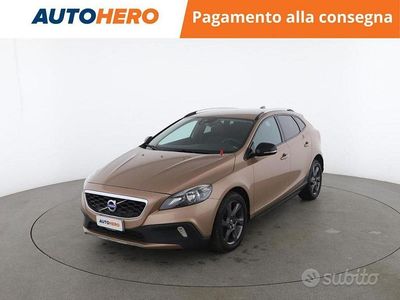 Usata Volvo V40 CC Momentum 115 CV (84 kW) 2015 Oro Station wagon