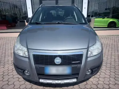 Usata Fiat Sedici Dynamic 120 CV (88 kW) 2007 Grigio SUV