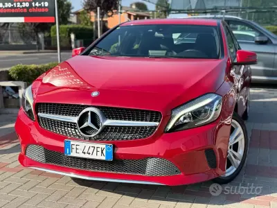 Usata Mercedes A180 109 CV (80 kW) 2016 Rosso Utilitaria