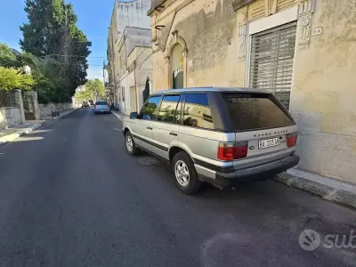 Usata Land Rover Range Rover 138 CV (101 kW) 1998 Grigio SUV