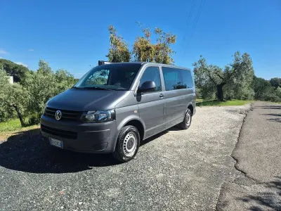 Usata VW Caravelle 102 CV (75 kW) 2012 Grigio Furgone