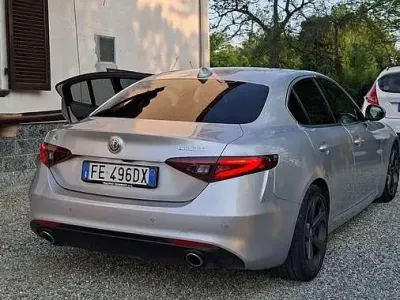 Brugt Alfa Romeo Giulia 179 HK (131 kW) 2016 Grå Sedan