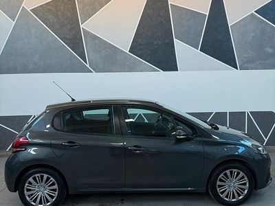 Begagnad Peugeot 208 Allure 82 HK (60 kW) 2016 Grå Halvkombi