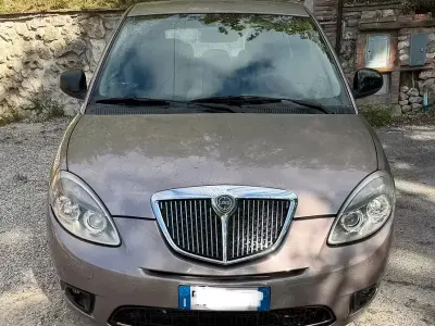 Usata Lancia Ypsilon 75 CV (55 kW) 2011 Utilitaria