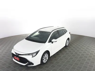 Usata Toyota Corolla Active 98 CV (72 kW) 2026 Super white Station wagon
