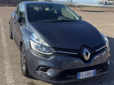 Usata Renault Clio IV Intens 73 CV (53 kW) 2017 Grigio Berlina