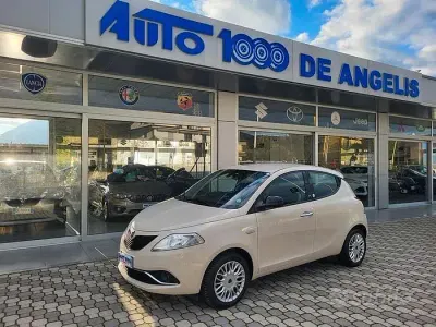 Usata Lancia Ypsilon 69 CV (50 kW) 2017 Beige Utilitaria