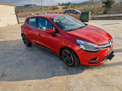 Usata Renault Clio 90 CV (66 kW) 2016 Rosso Utilitaria