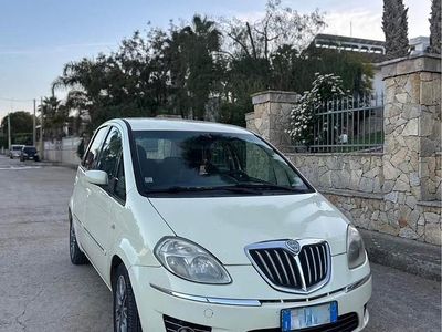 Usata Lancia Musa 90 CV (66 kW) 2009 Giallo Monovolume