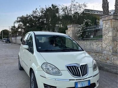 Usata Lancia Musa 2009 Giallo Monovolume