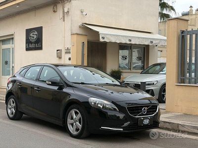 Usata Volvo V40 Kinetic 116 CV (85 kW) 2014 Nero Berlina