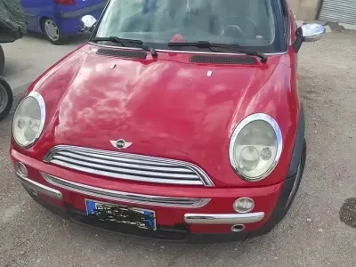 Usata Mini ONE 75 CV (55 kW) 2004 Rosso Utilitaria