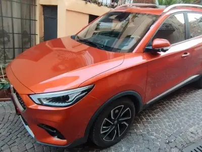 Usata MG ZS Luxury 111 CV (81 kW) 2022 Arancione SUV