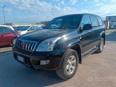 Usata Toyota Land Cruiser 165 CV (121 kW) 2006 Nero Station wagon