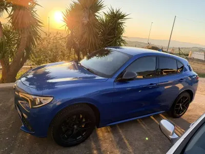 Usata Alfa Romeo Stelvio Veloce 209 CV (153 kW) 2020 Blu/azzurro SUV
