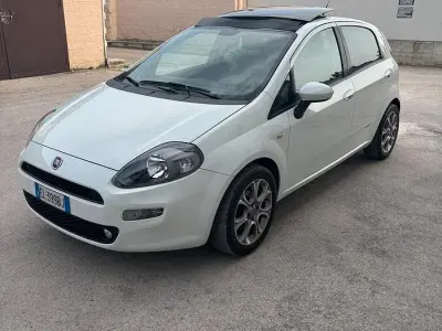 Brugt Fiat Punto Lounge 85 HK (62 kW) 2012 Hvid Hatchback