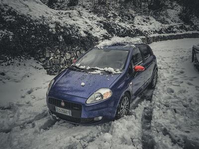 Usata Fiat Grande Punto 120 CV (88 kW) 2009 Blu Utilitaria