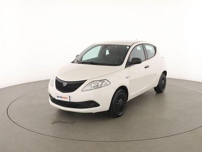 Begagnad Lancia Ypsilon 70 HK (51 kW) 2019 Vit Halvkombi