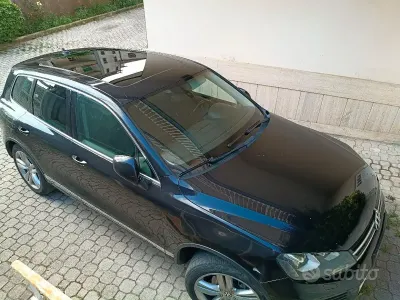Usata VW Touareg 245 CV (180 kW) 2011 Nero SUV