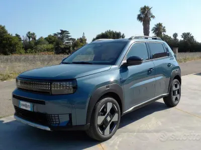 Usata Fiat Grande Panda La Prima 101 CV (74 kW) 2025 Bluazzurro Utilitaria