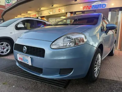 Usata Fiat Grande Punto Active 65 CV (47 kW) 2005 Azzurro Utilitaria