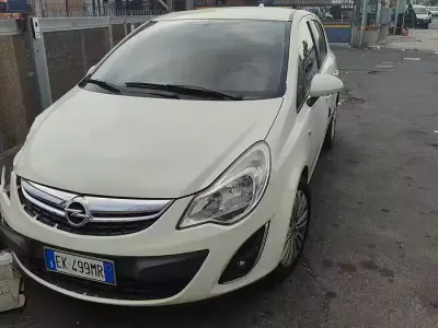 Usata Opel Corsa 80 CV (58 kW) 2011 Utilitaria