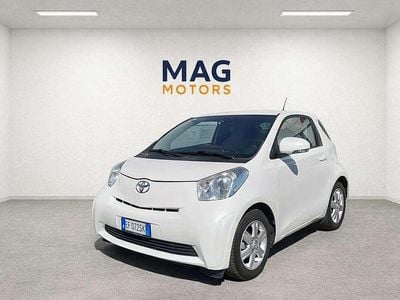 Usata Toyota iQ Lounge 68 CV (50 kW) 2011 Bianco Utilitaria