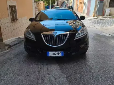 Usata Lancia Delta 120 CV (88 kW) 2011 Nero Utilitaria