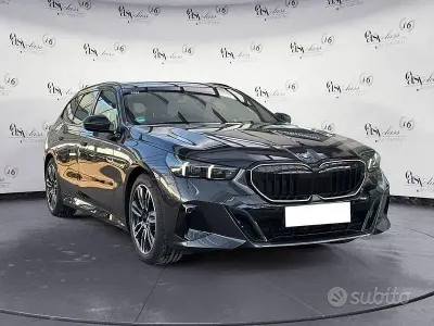 Usata BMW 520 M Sport 197 CV (144 kW) 2025 Grigio Station wagon