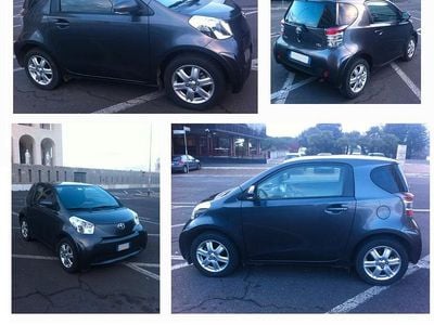Usata Toyota iQ Sol 68 CV (50 kW) 2011 Grigio Utilitaria