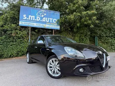 Usata Alfa Romeo Giulietta Distinctive 120 CV (88 kW) 2017 Nero Utilitaria