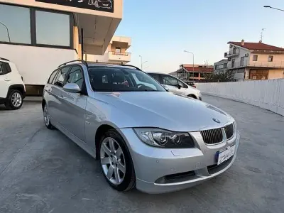Usata BMW 318 143 CV (105 kW) 2008 Grigio Station wagon