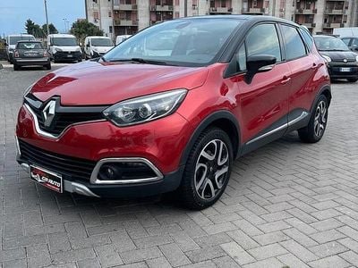 Usata Renault Captur 90 CV (66 kW) 2015 Rosso SUV