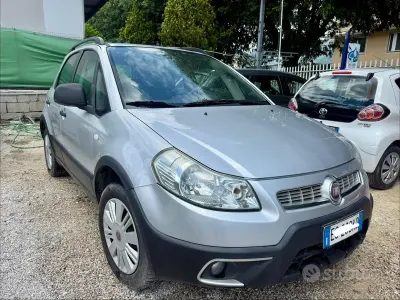Usata Fiat Sedici Dynamic 107 CV (78 kW) 2010 Grigio SUV