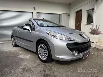 Usata Peugeot 207 CC 110 CV (80 kW) 2008 Grigio Cabrio
