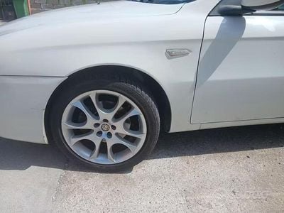 Usata Alfa Romeo 147 105 CV (77 kW) 2009 Bianco Utilitaria
