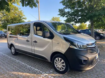 Usata Opel Vivaro 125 CV (91 kW) 2018 Argento Monovolume