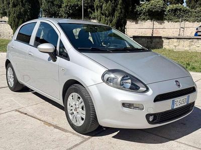 Usata Fiat Punto Lounge 77 CV (56 kW) 2016 Argento Utilitaria