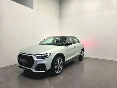 Nuova Audi A1 Ambiente 116 CV (85 kW) 2025 Bianco ghiaccio metallizzato SUV