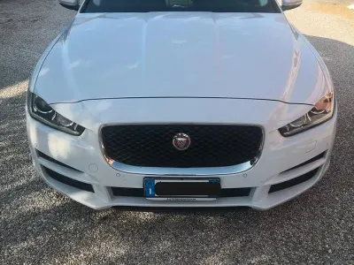 Usata Jaguar XE 179 CV (131 kW) 2017 Berlina