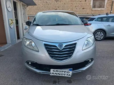 Usata Lancia Ypsilon Gold 95 CV (69 kW) 2012 Grigio Utilitaria